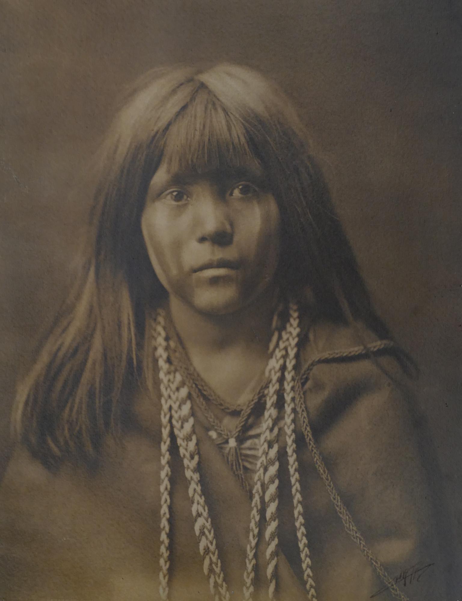 Edward Curtis ''Mosa-Mohave'' (Girl) 1903 Platinum: Edward Curtis (1868-1952 American) ''Mosa-Mohave'' (Girl) 1903 Platinum Print 15''x11.5'' Image. Ink signed l.r. with ''Copyright 1903 by E.S. Curtis'' blindstamps lower left. Original painted red oak