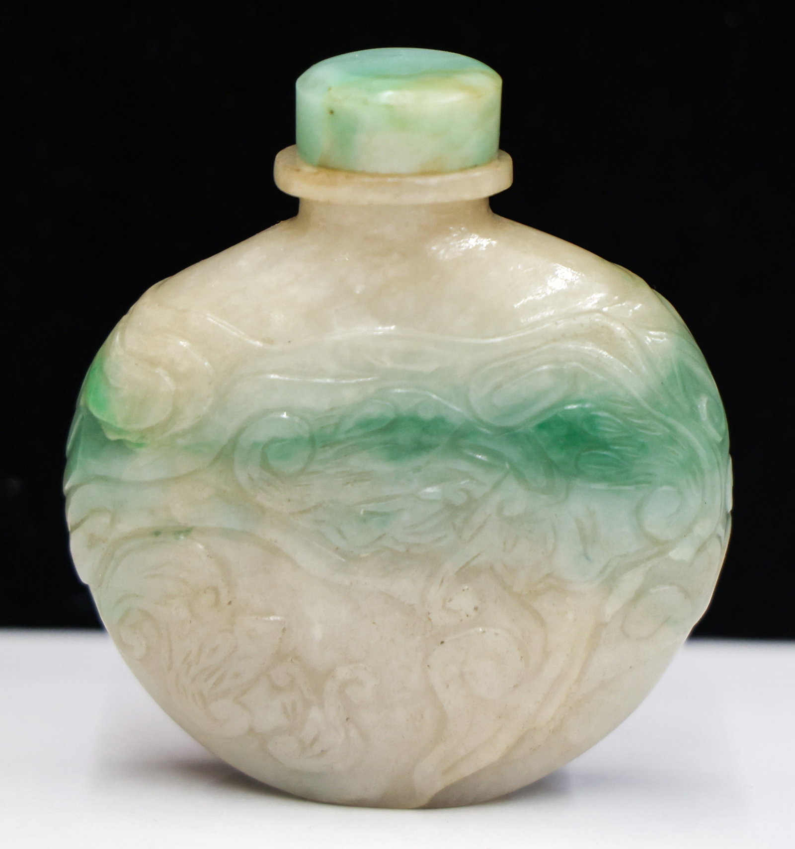 Chinese Jadeite Bat Motif Snuff Bottle (1 of 4)
