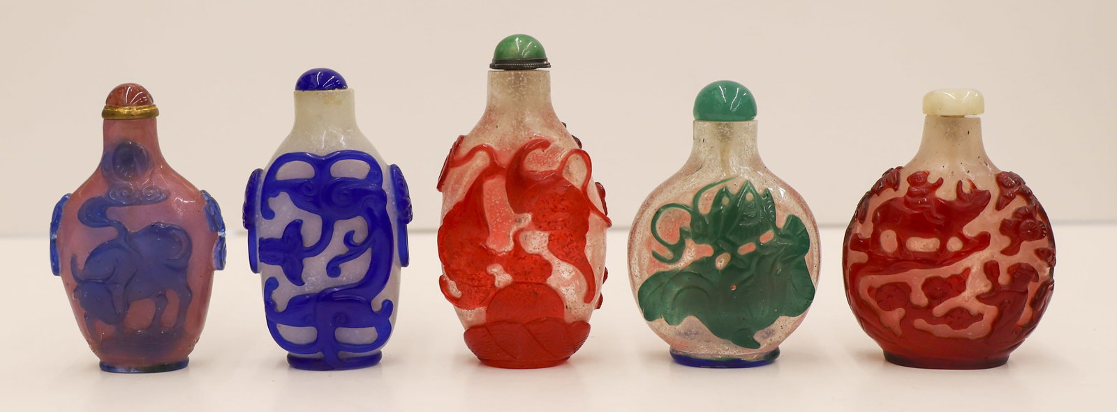 5pc Chinese Cut Overlay Peking Snuff Bottles (1 of 3)