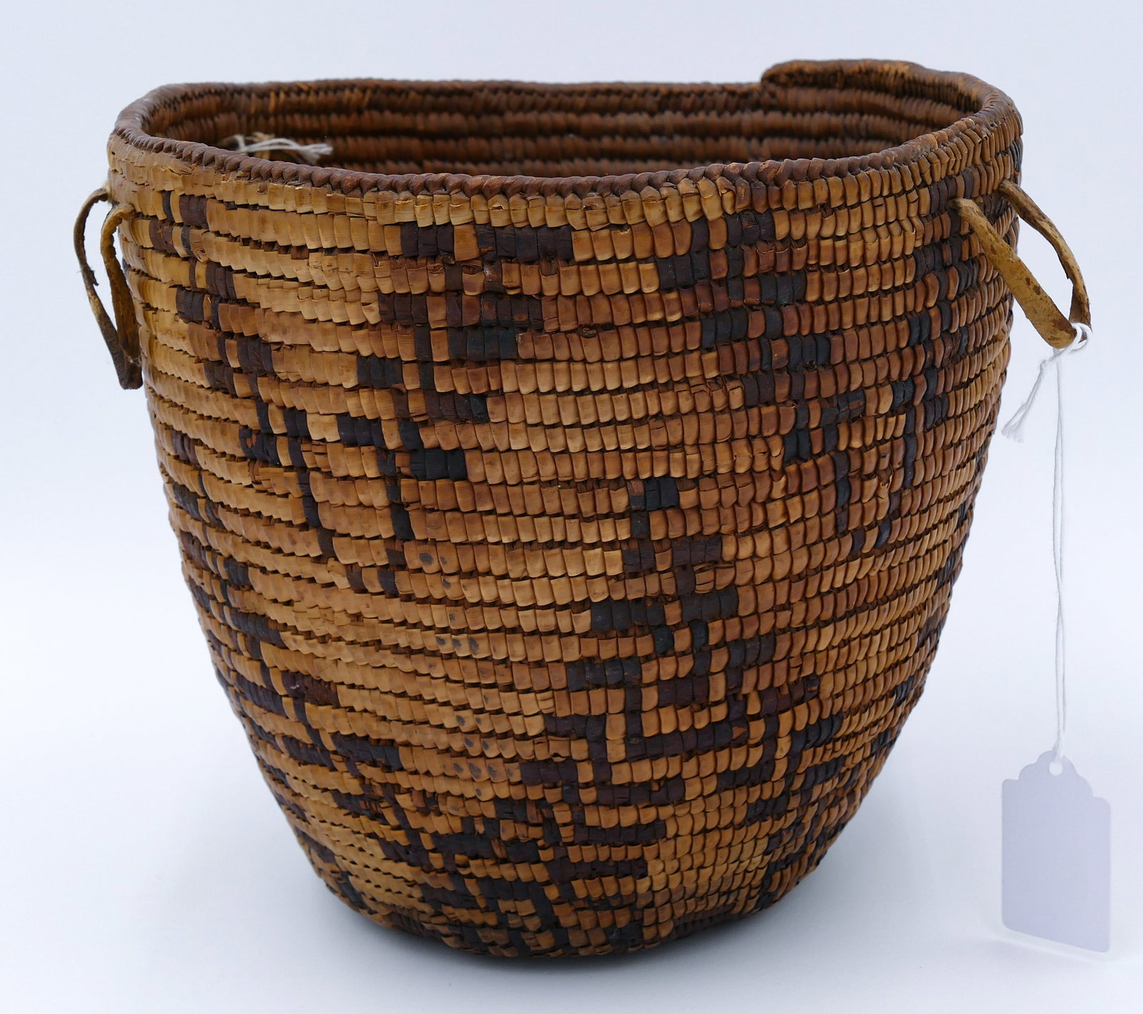 Antique Cowlitz Indian Hard Basket (1 of 3)