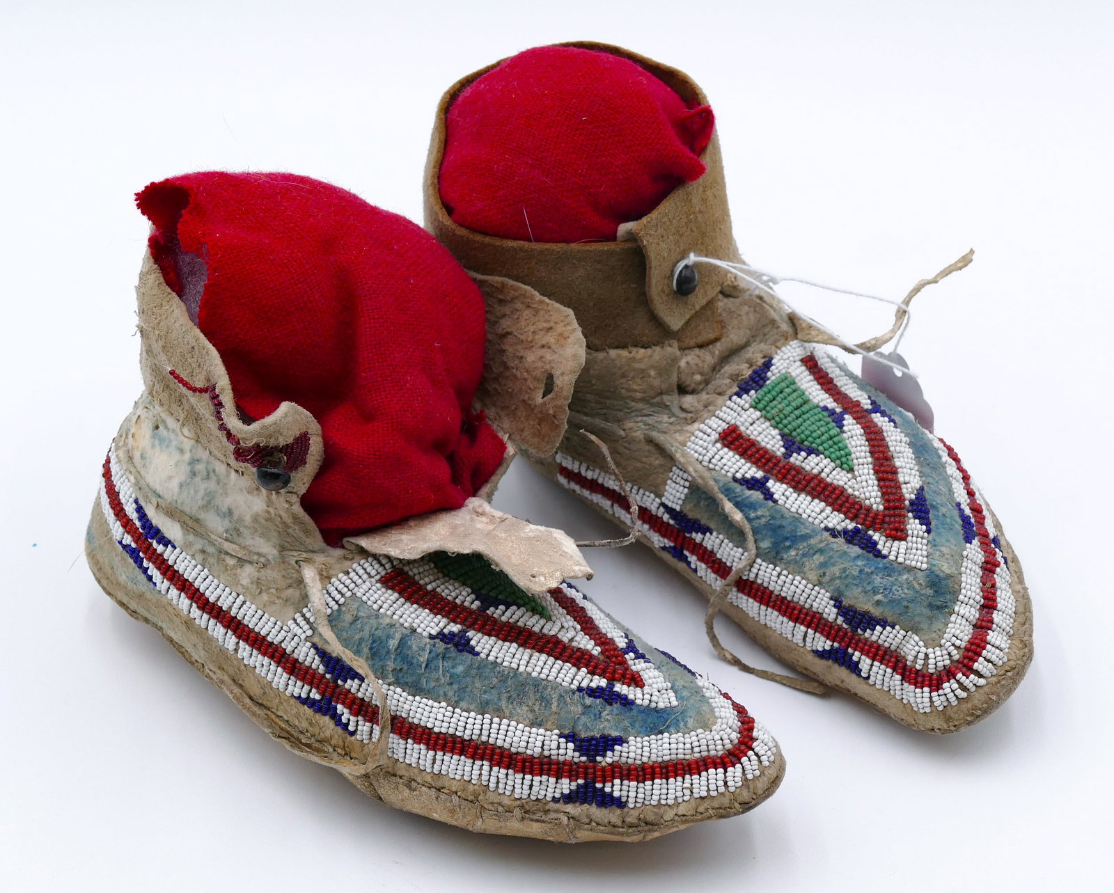 Pair Old Plains Indian Beaded Child's Moccasins (1 of 3)