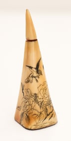 Chinese Hornbill Decorated Snuff Bottle