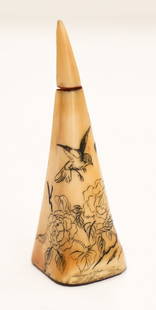 Chinese Hornbill Decorated Snuff Bottle: Chinese Hornbill Decorated Snuff Bottle 3.5''x1.25''. Bird and peony flower motifs against a natural bill form. Well hollowed. Overall excellent condition. 20th century.
