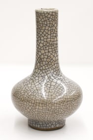 Chinese Geyao Crackle Glaze Bottle Vase