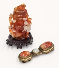 2pc Chinese Carnelian Snuff Bottle & Buckle