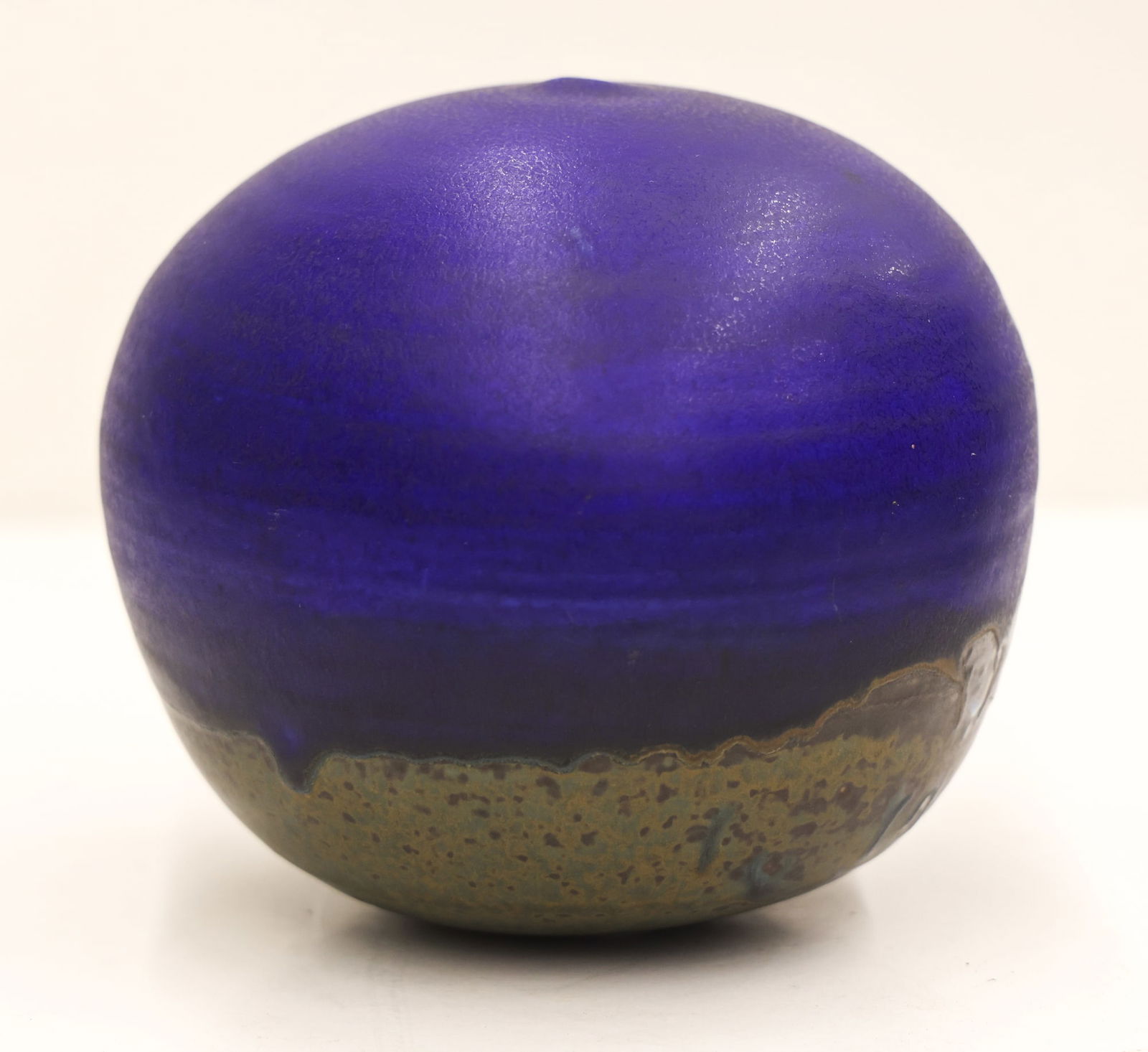 Toshiko Takaezu Makaha Blue Moon Closed Form (1 of 4)