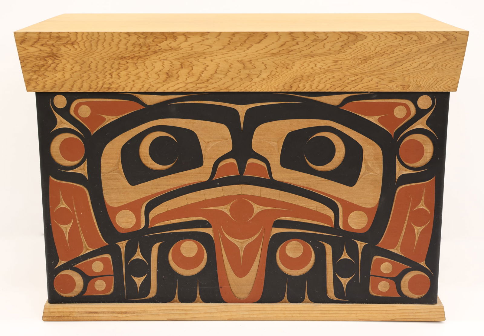 Andy Wilbur Peterson ''Bear Frog Storage Box'' 2001: Andy Wilbur Peterson (b.1955 Skokomish) ''Bear Frog Storage Box'' 2001 Cedar 24''x34''x19''. Impressive polychrome painted and carved u-form bent corner box. Signed and dated on interior. Excellent co