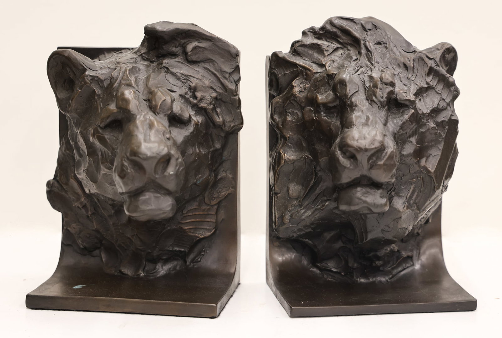 Kenneth Bunn ''Lion and Lioness'' (Bookends) Bronze (1 of 2)