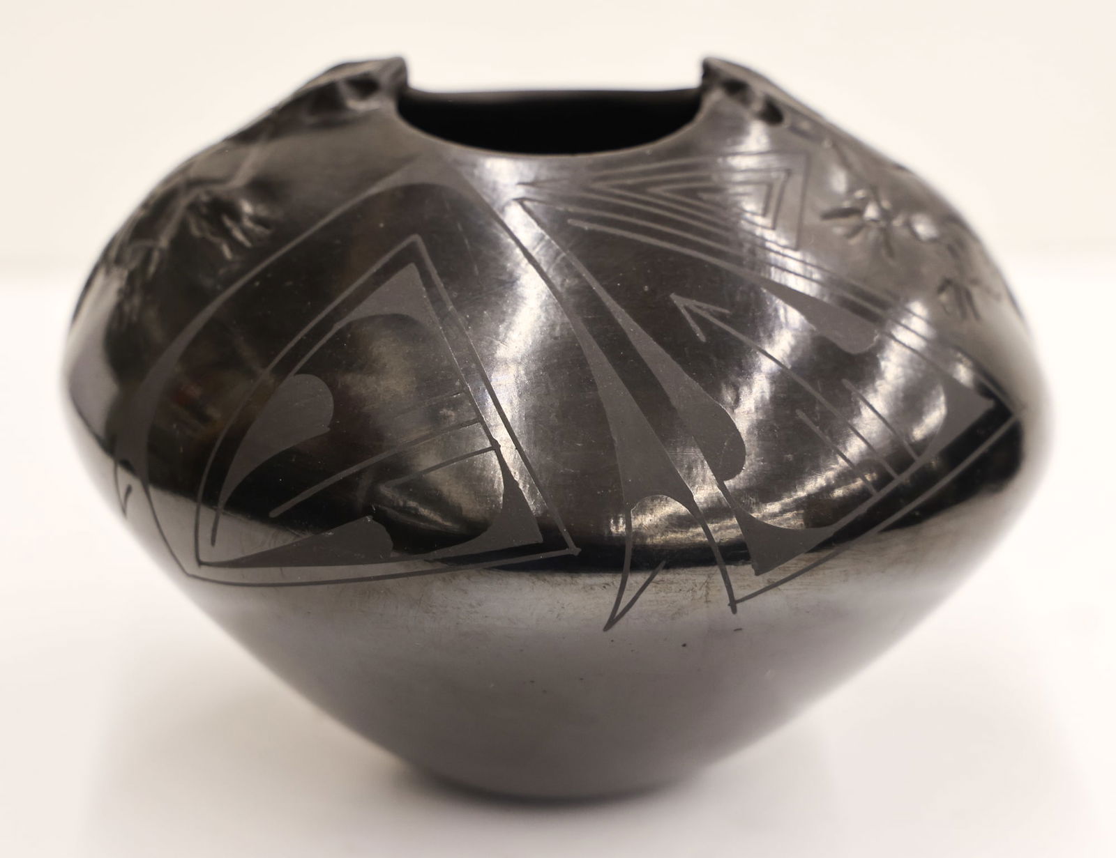Imelda Quezada Mata Ortiz Blackware Lizard Jar (1 of 2)