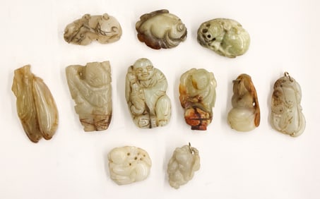 11pc Chinese Jade Pebble Carvings & Pendants