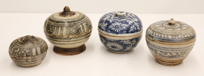 4pc Chinese & Thai Ming Ceramic Small Jars