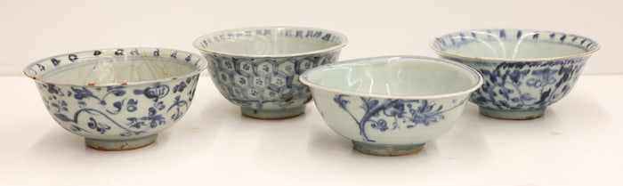 4pc Chinese Ming Blue & White Bowls
