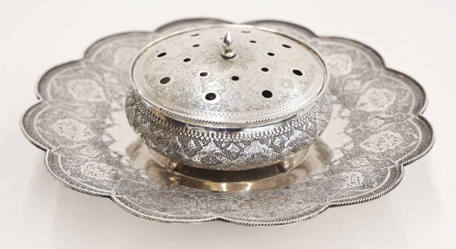 2pc Ornate Persian 84 Silver Potpourri & Scalloped Bowls (1 of 5)