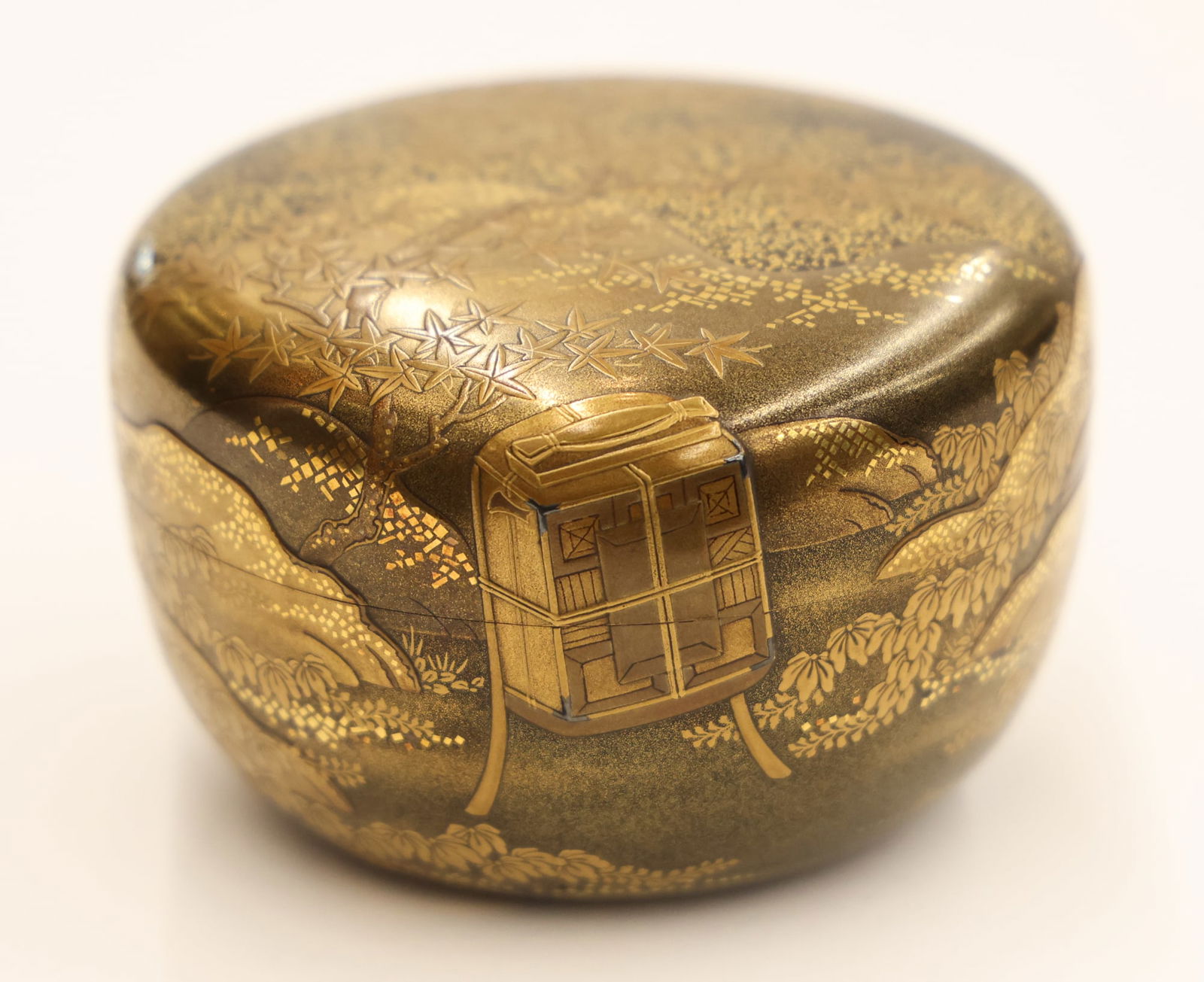 Fine Japanese Maki-e Natsume Tea Caddy (1 of 3)