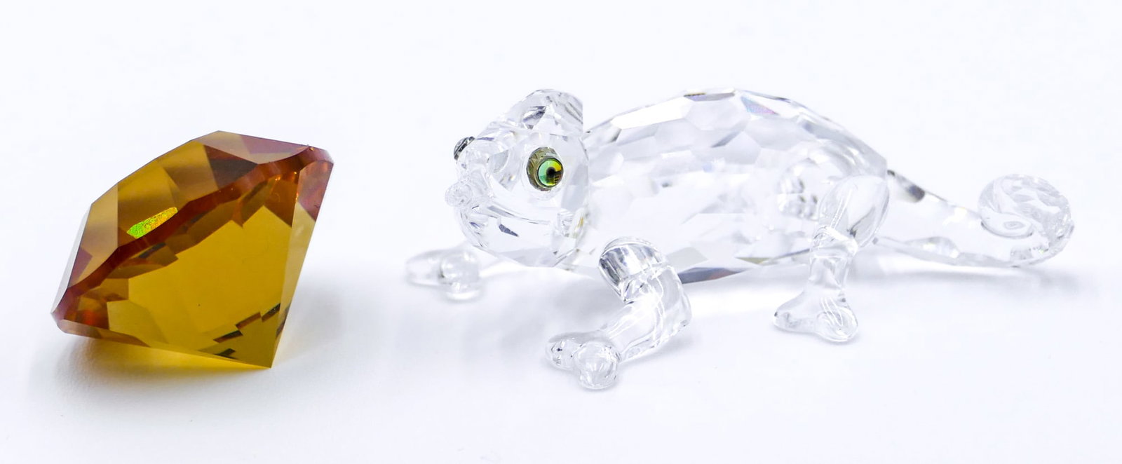 2pc Swarovski Crystal "Chameleon & Diamond" 1": 2pc Swarovski Crystal "Chameleon & Diamond" 1". Catalog #291134. Includes original box.