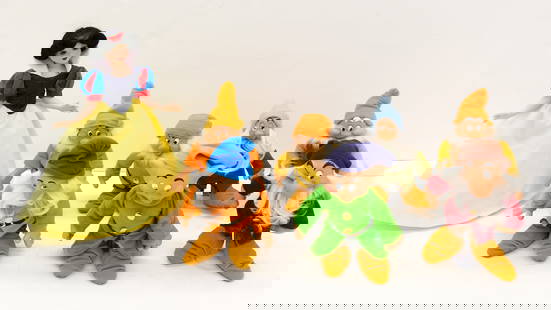 8pc Snow White & the Seven Dwarfs Porcelain Doll Series: 8pc Snow White & the Seven Dwarfs Porcelain Doll Series 16" Largest