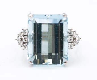 19ct Aquamarine and Diamond 14k Ring