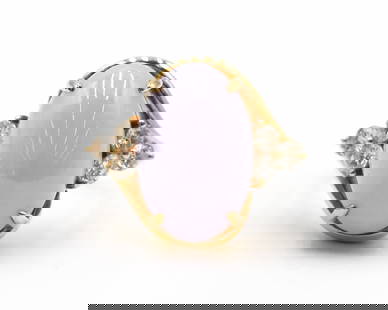 Ladies 18k Lavender Jade and Diamond Ring: Ladies 18k Lavender Jade and Diamond Ring Size 9. Includes on lavender jade oval cabochon measuring 17.5x11.5mm. Also (6) round brilliant cut diamonds of .75ctw. It is marked 18K and 750. Excellent