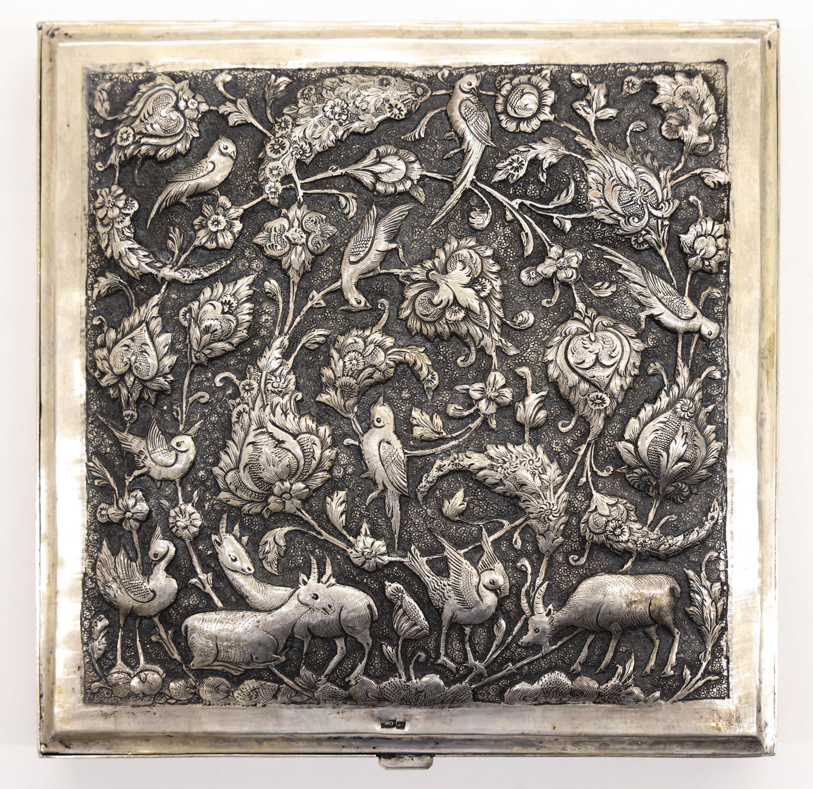 Persian Isfahan Silver Repousse Animal Table Box (1 of 2)