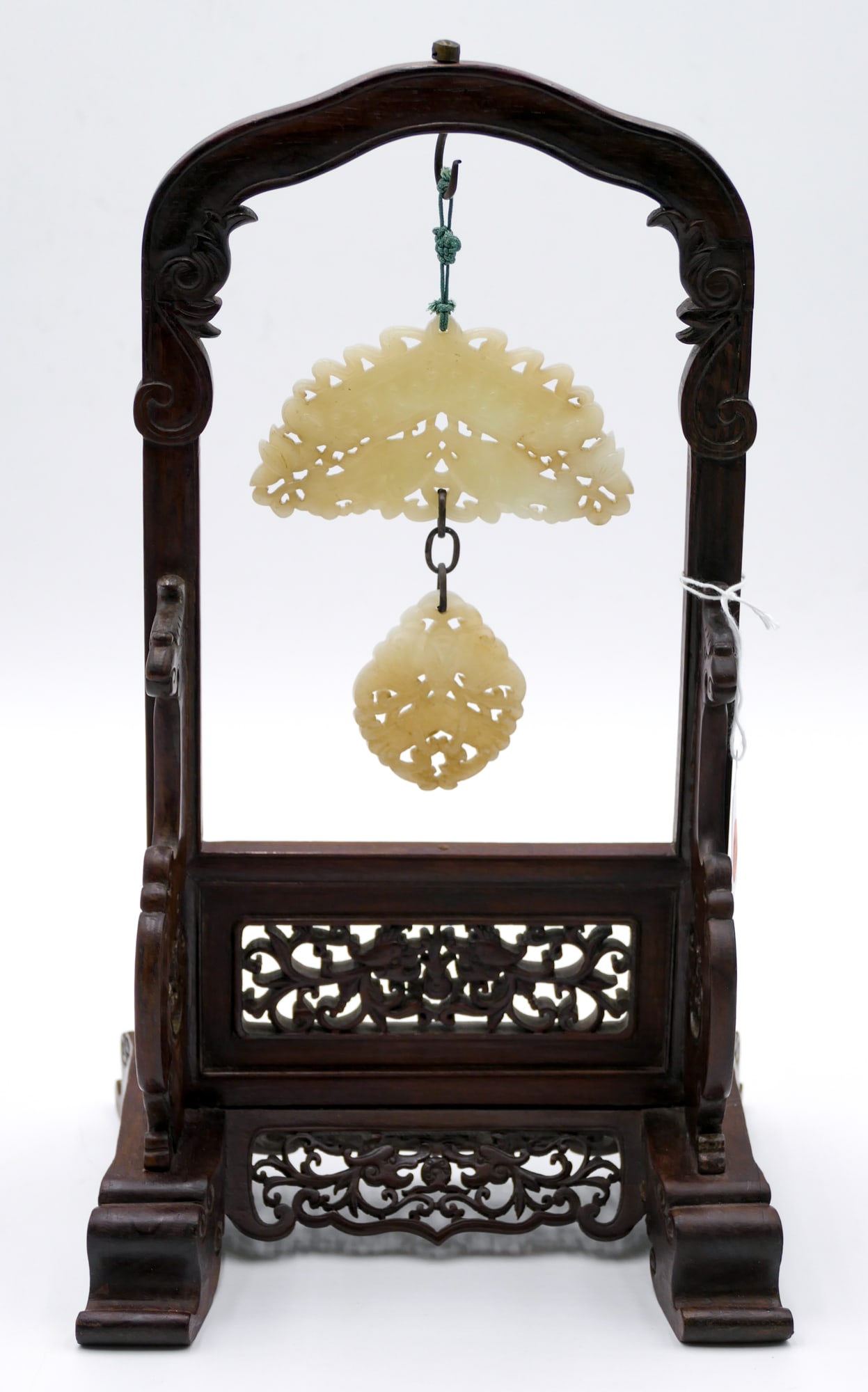 Chinese Jade Hanging Chime on Rosewood Stand: Chinese Jade Hanging Chime on Rosewood Stand 14.5 "x8 ". Two pierced jade bat and twin fish chimes 2.25 " and 4.25 ". Overall excellent condition.