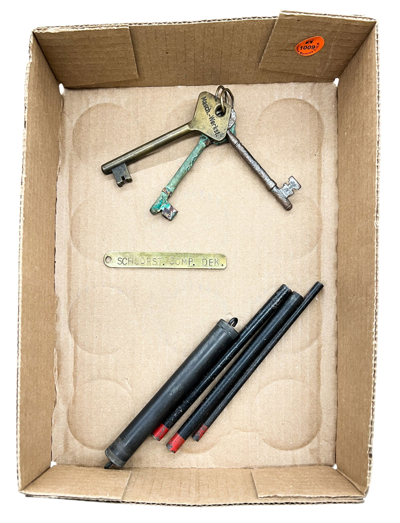 Box Antique Keys, Nameplate etc.: Box Antique Keys, Nameplate etc.