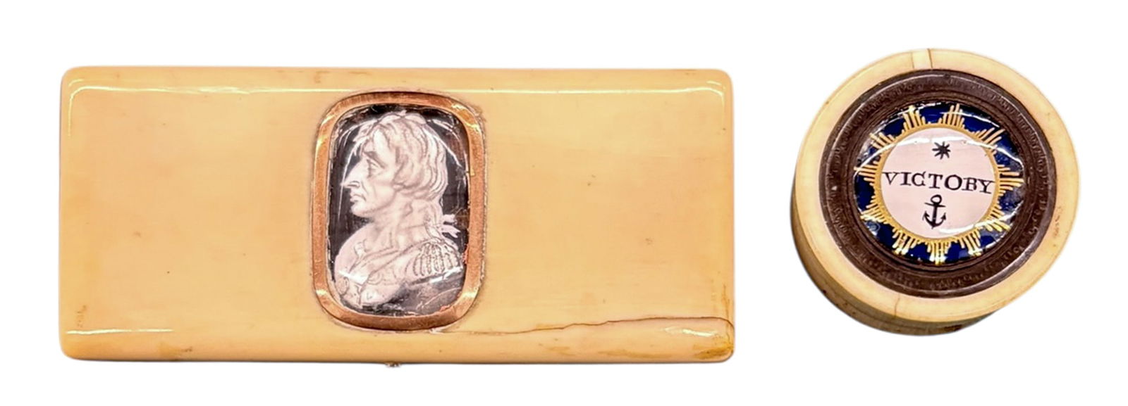 2pc Admiral Nelson Snuff Box and Trinket Box: 2pc Admiral Nelson Snuff Box and Trinket Box. .5"x2.5"x1" largest