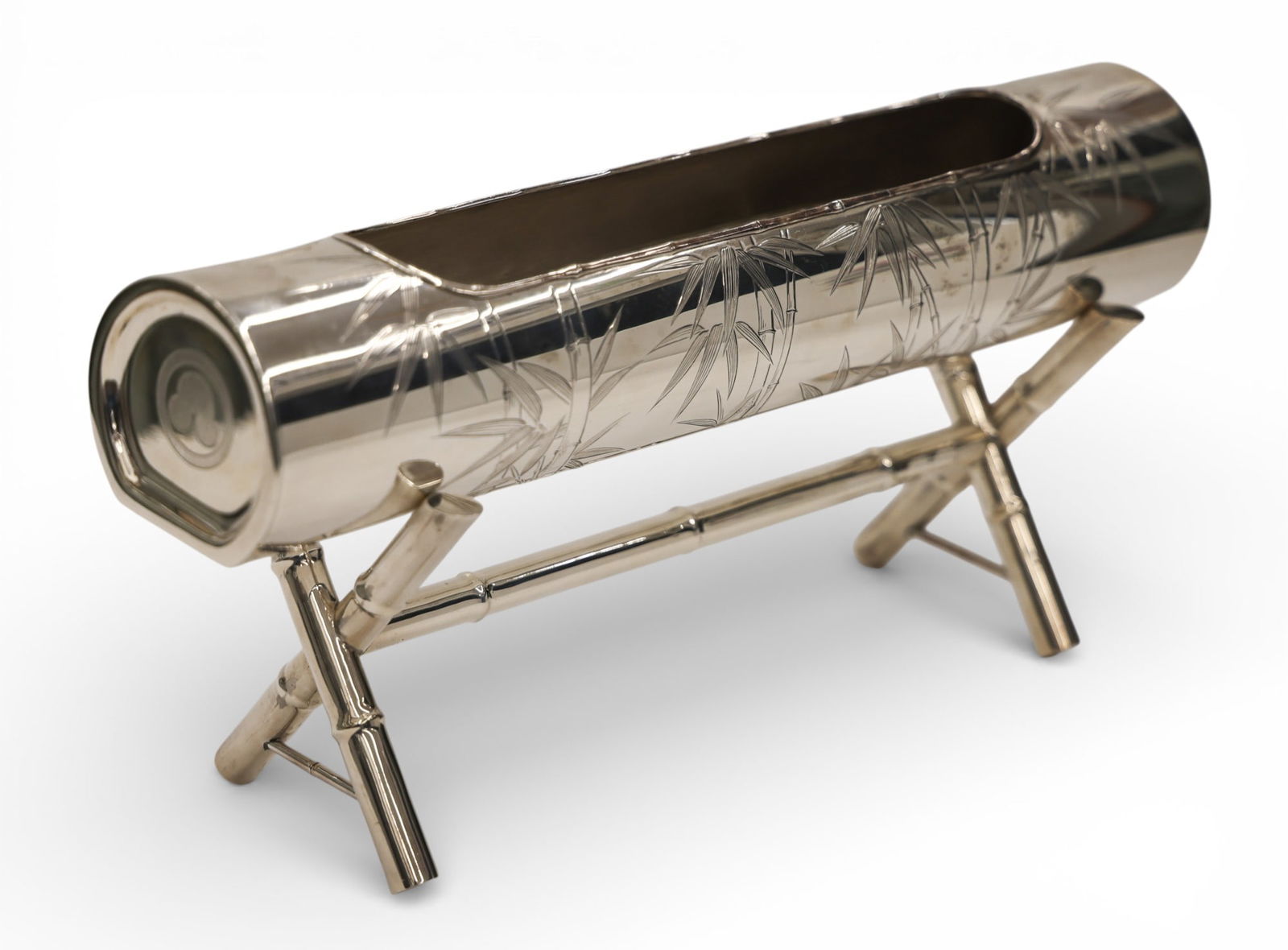 Fine Japanese 950 Sterling Bamboo Form Ikebana Planter: Fine Japanese 950 Sterling Bamboo Form Ikebana Planter 5.5"x11.75". Engraved bamboo motifs on three part figural form. Engraved Japanese Suhama mon family crests on sides. Marked on bottom. Excellent