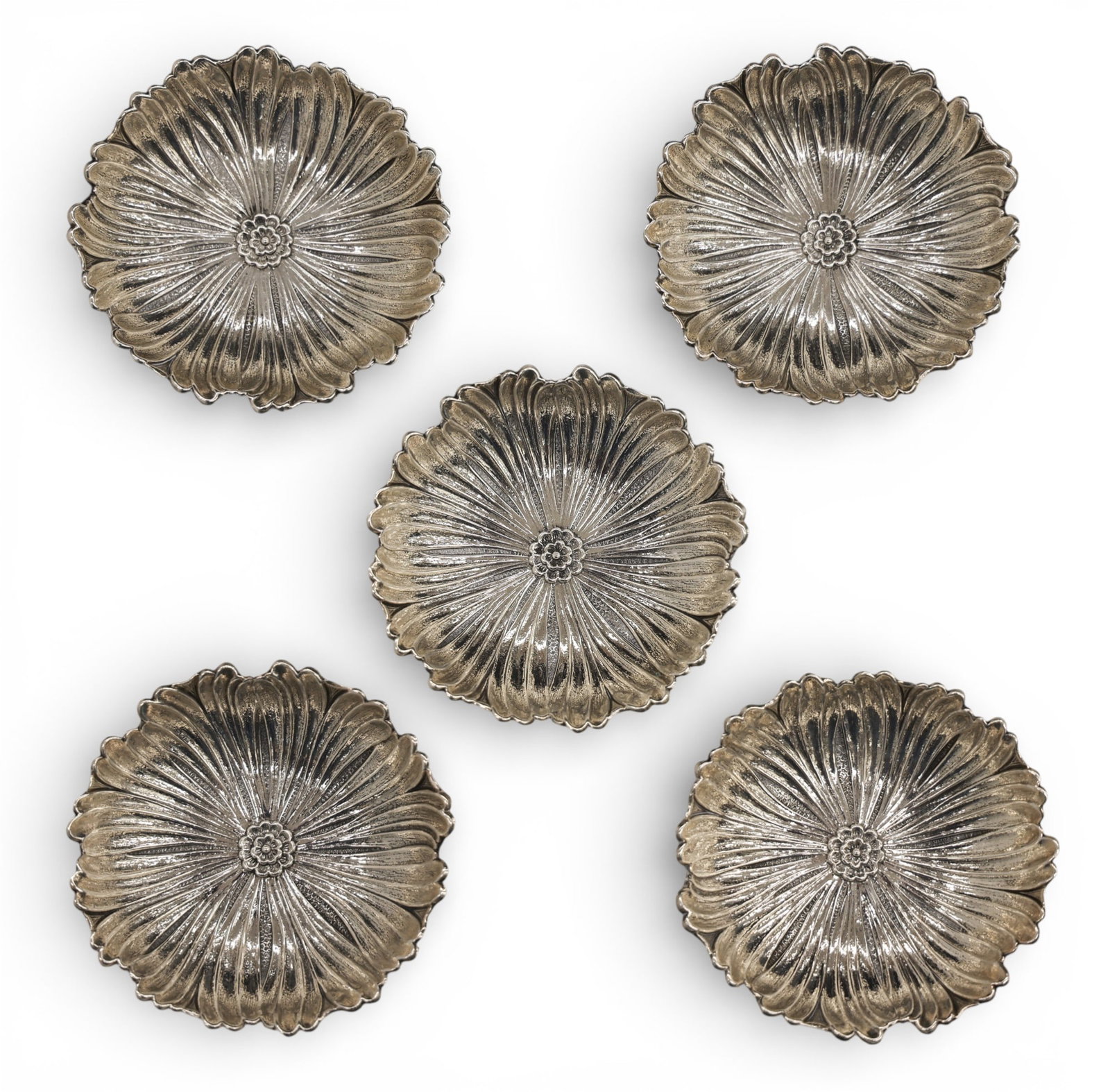 Set 5 Gianmaria Buccellati Italian Sterling Lotus Small Dishes: Set 5 Gianmaria Buccellati Italian Sterling Lotus Flower Small Dishes 3.25". Marked on bottom. Excellent condition. Set weighs 160 grams total.