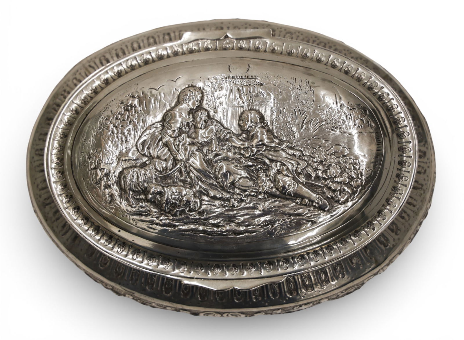 Continental 800 Silver Oval Table Box with Courting Scene (1 of 2)