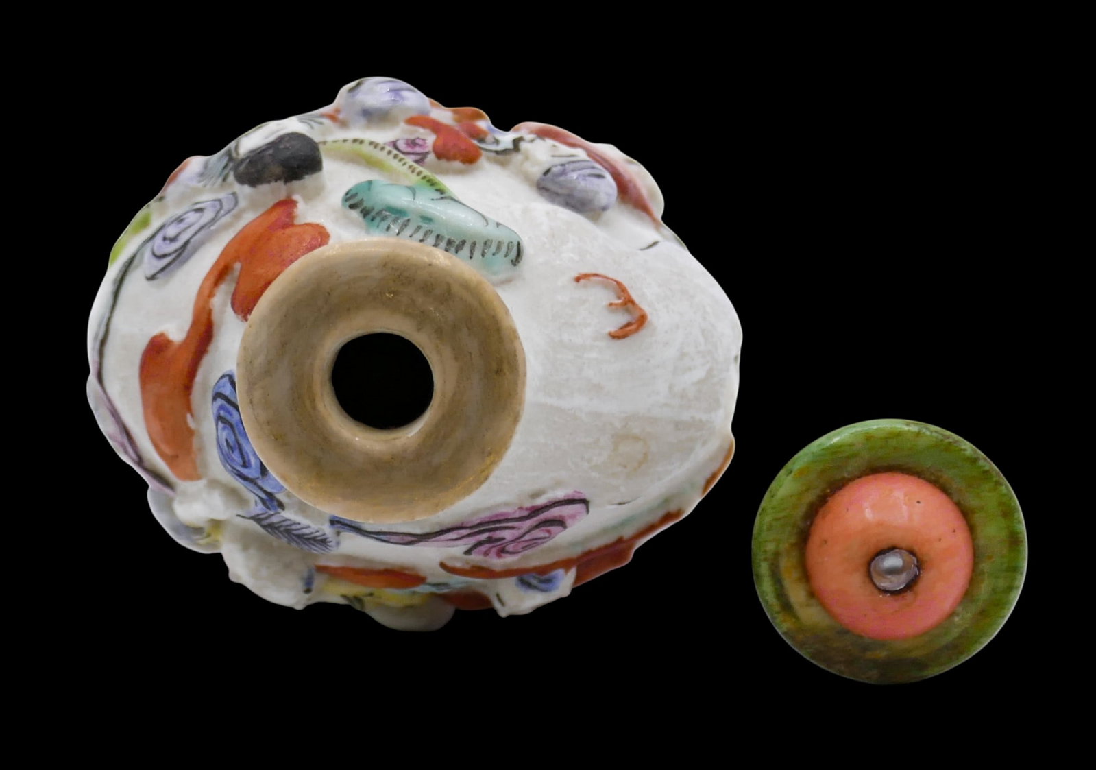 Old Chinese Molded Porcelain Snuff Bottle - 4
