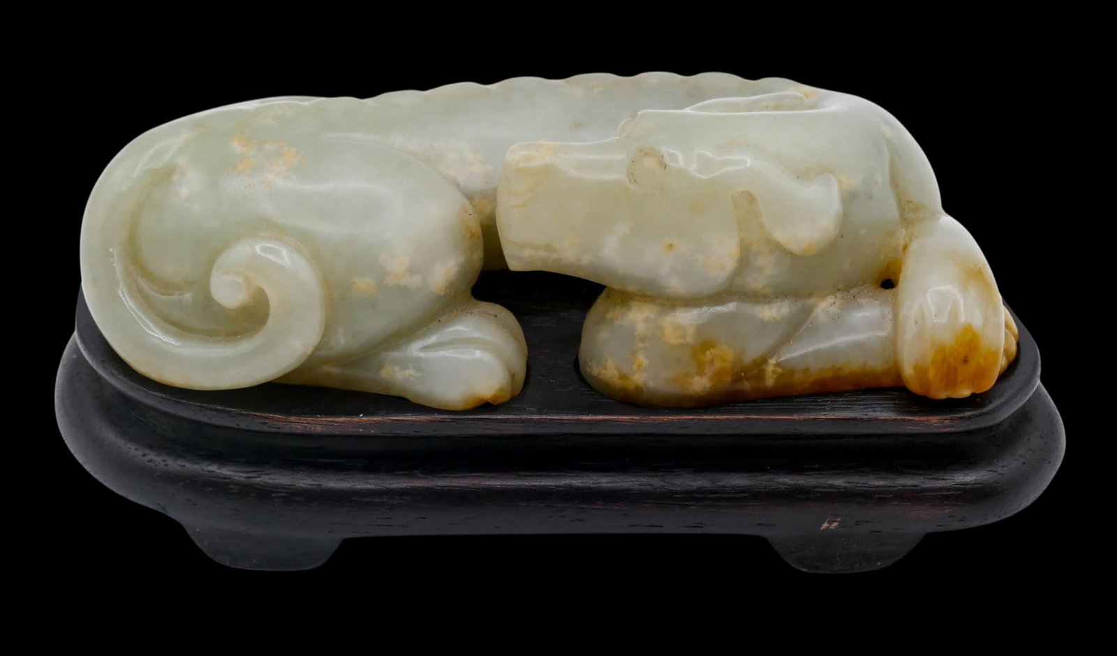 Chinese Jade Recumbent Dog on Stand (1 of 6)