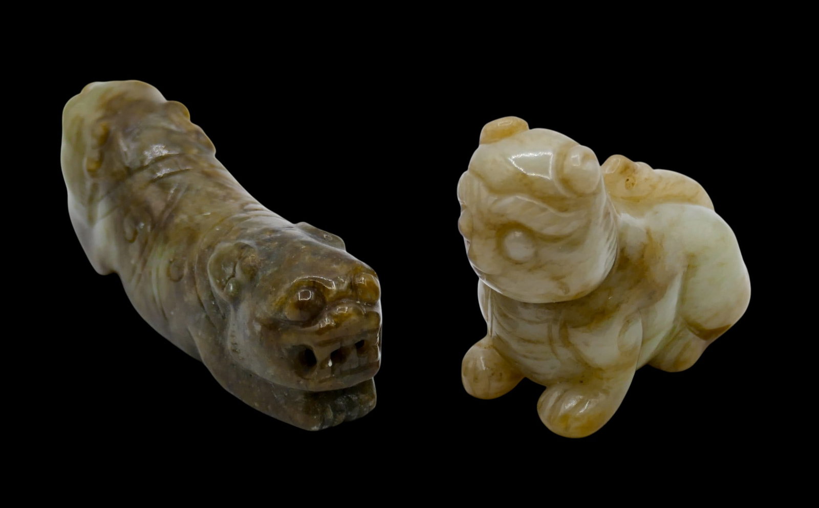 2pc Chinese Jade Small Foo Lions: 2pc Chinese Jade Small Foo Lions 1.5" to 2.25". Includes a twin foo lion and a seated. Excellent condition.