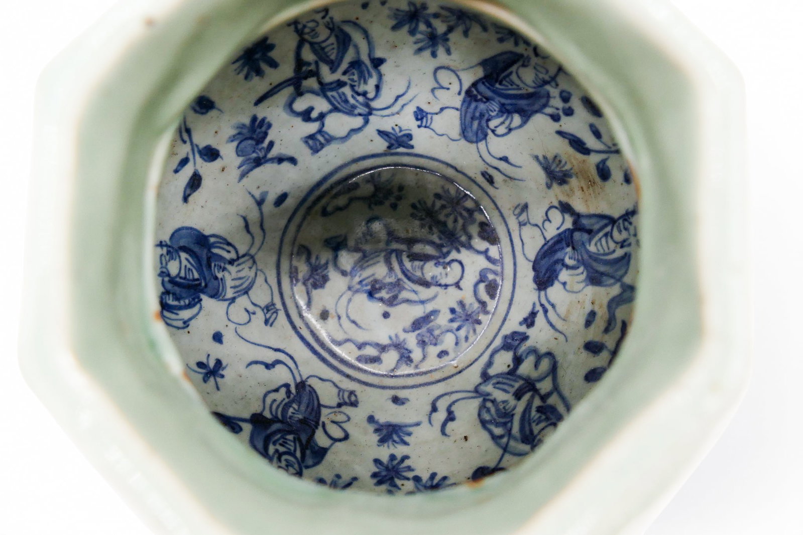 Old Chinese Celadon Glazed Blue and White Decorated Jar - 5