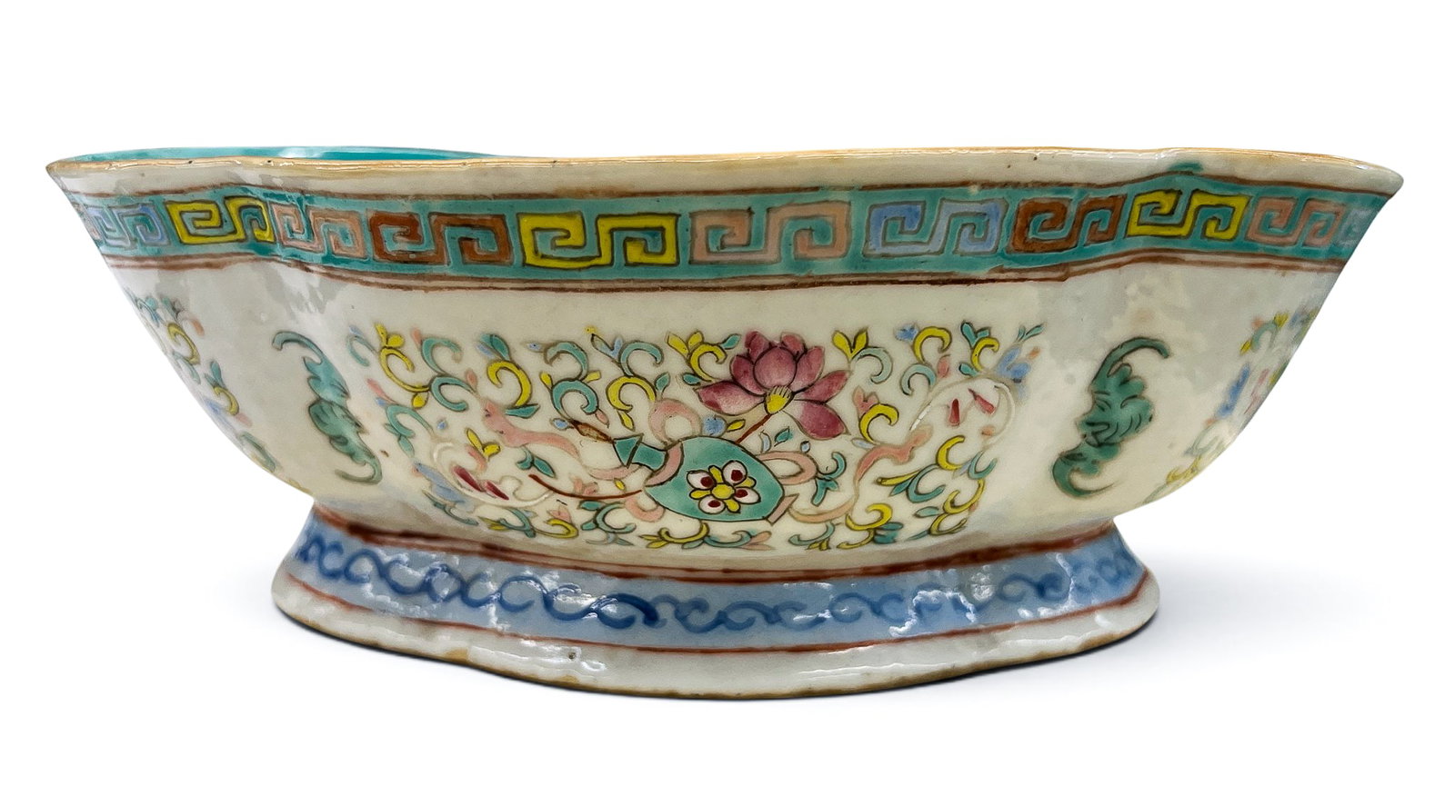 Chinese Tongzhi Bat and Buddhist Object Porcelain Bowl - 2