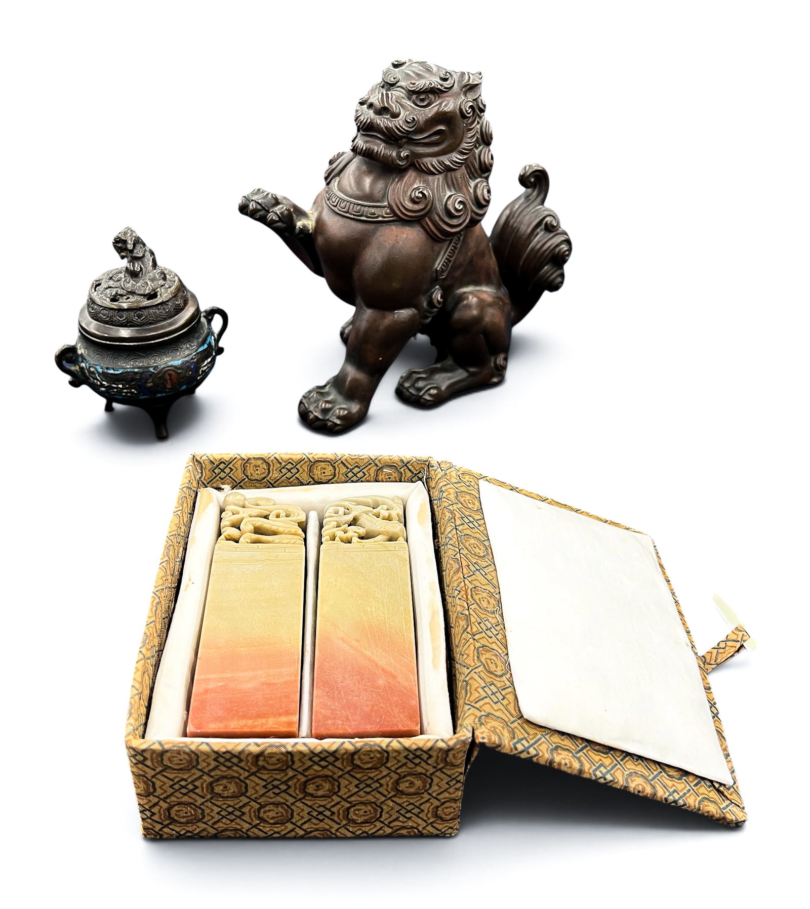 4pc Old Asian Assorted Seals, Koro Censer and Foo Lion: 4pc Old Asian Assorted Seals, Koro Censer and Foo Lion 4" to 7". Bronze foo lion is missing ball.