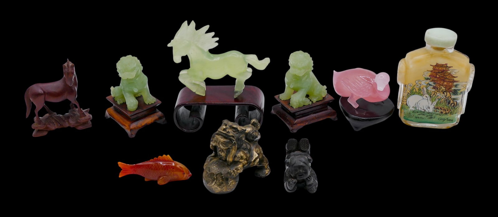 9pc Old Chinese Small Carvings and Snuff Bottle etc.: 9pc Old Chinese Small Carvings and Snuff Bottle etc. 2.5" to 4". Peking duck is missing one foot. Otherwise excellent condition.