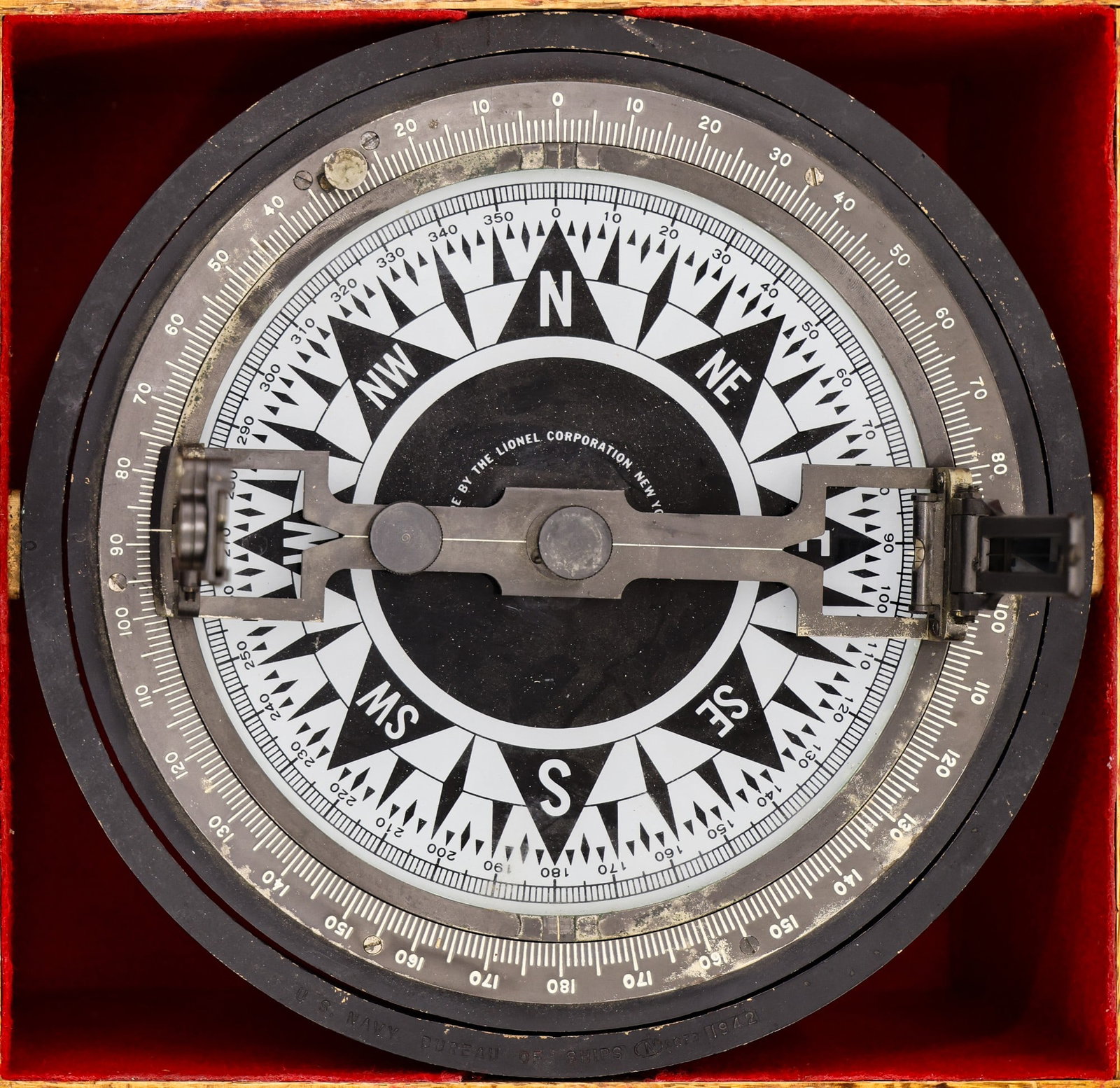 WWII US Navy Lionel Ship's Compass in Box - 2