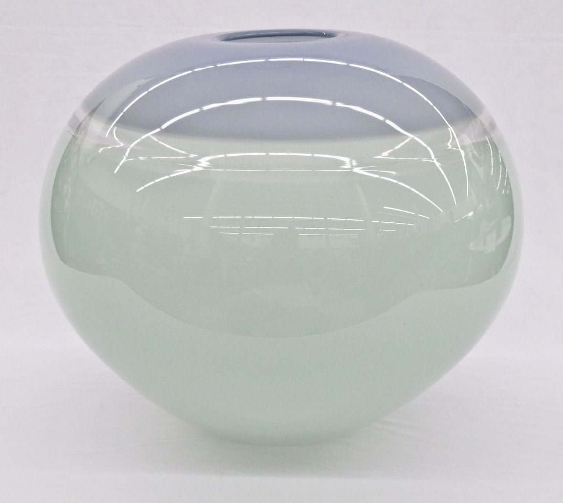 Sonja Blomdahl Lavender Incalmo Art Glass Bowl: Sonja Blomdahl Lavender Incalmo Art Glass Bowl 10''x11''. Signed Sonja at base.