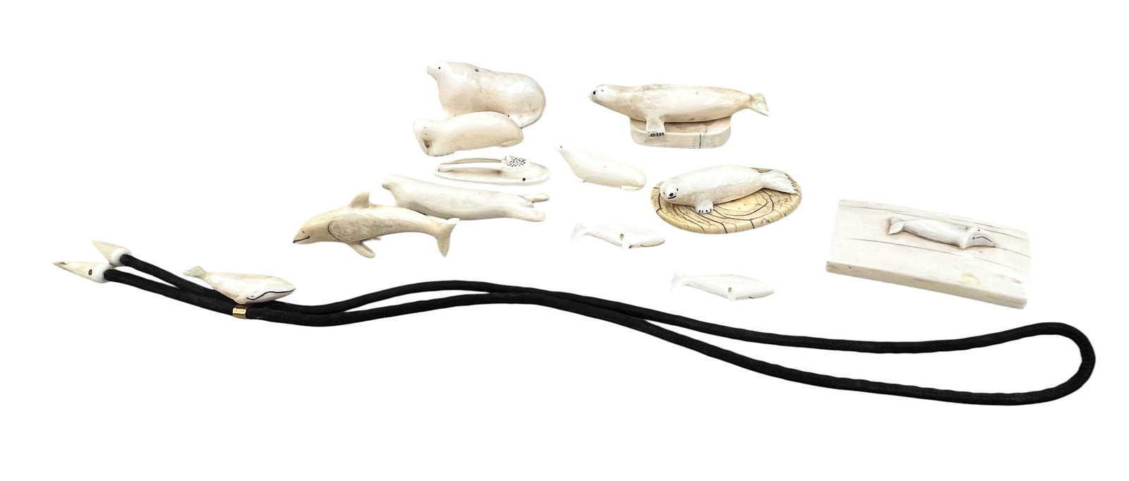 12pc Old Inuit Eskimo Seals, Walrus & Whales Scrimshaw etc. - 2