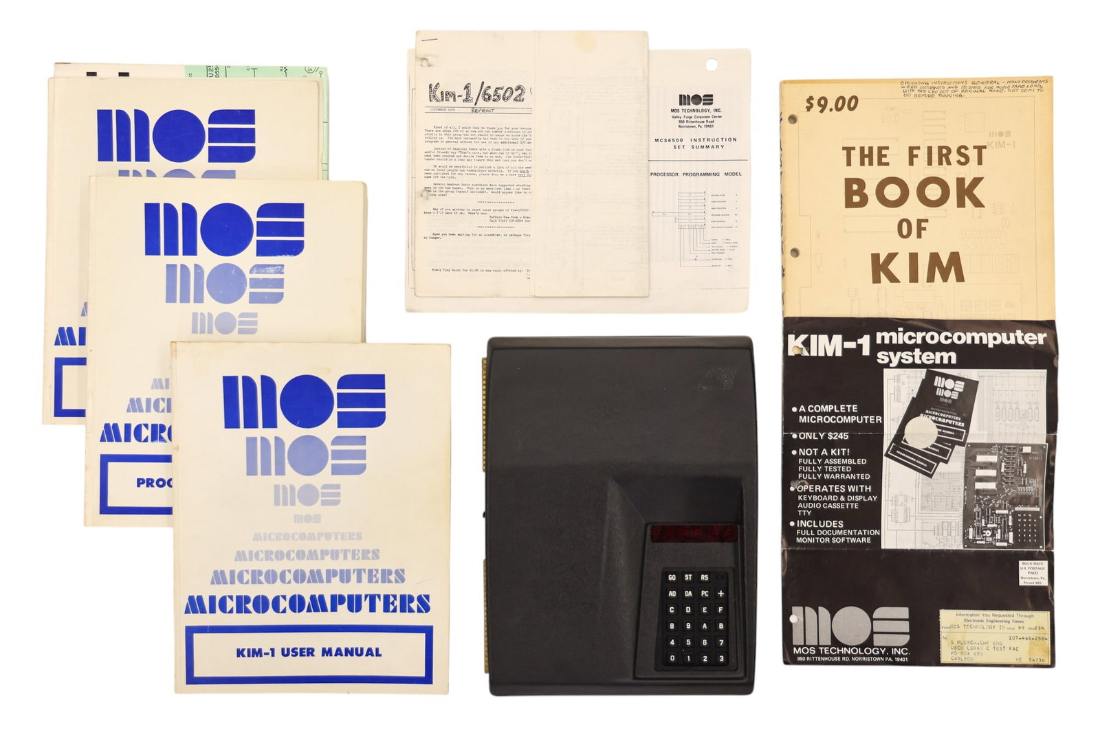 1970's MOS Technology Commodore KIM-1 Microcomputer System: 1970's MOS Technology Commodore KIM-1 Microcomputer System with Manuals. Comes with user, programming, and hardware manual as well as brochure and The First Book of KIM. Untested. Overall clean condit