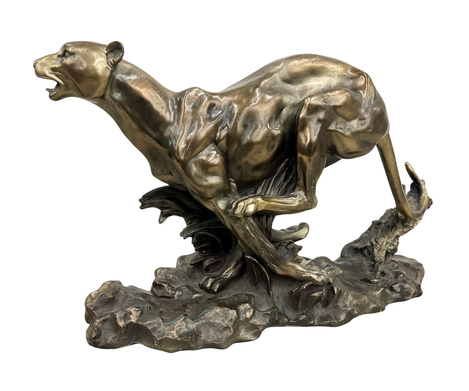 "Cheetah" Fairestware Resin Sculpture: "Cheetah" Fairestware Resin Sculpture 11"x16". Overall excellent condition.