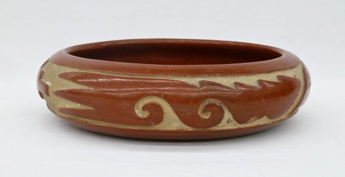 Teresita Naranjo Santa Clara Carved Redware Bowl: Teresita Naranjo Santa Clara Carved Redware Bowl 10''x2.5''. Signed ''Teresita Naranjo Santa Clara Pueblo'' on bottom. Inside wear to the bowl with an 8'' crack running around the bottom edge.