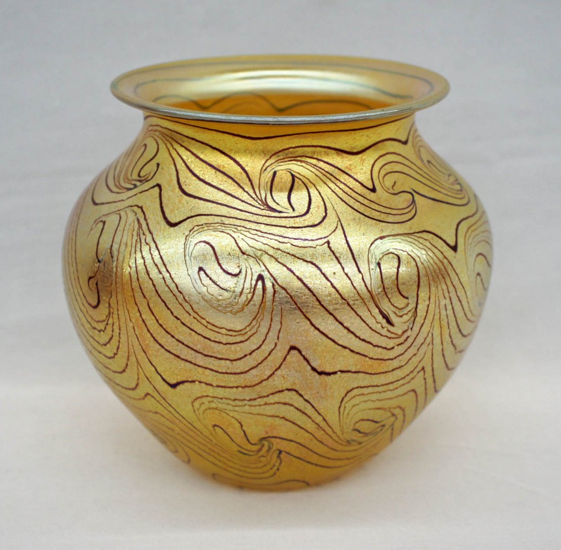 Orient & Flume King Tut Art Glass Vase 5.25''x5.5''.: Orient & Flume King Tut Art Glass Vase 5.25''x5.5''. Dated 1978 with original bi-fold. Excellent condition.