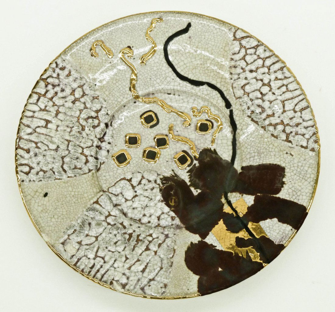 Robert Sperry (1927-1998 Washington) White Crackle: Robert Sperry (1927-1998 Washington) White Crackle Glaze 1975 Studio Pottery Charger 20'' Diameter. Iron glaze splashes with gold luster glazes. Clean break to edge 5''x1.5''. that has been reconstruc