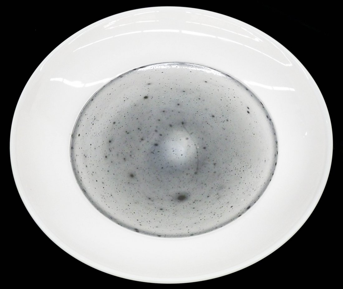 Barovier Murano White Pulegoso Large Art Glass Center: Barovier Murano White Pulegoso Large Art Glass Center Bowl 21''x3.25''. White incalmo technique with pulegoso bubble center. Signed Barovier in script on bottom.