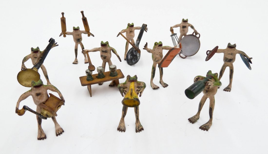 10pc Bergmann Frog Cook Vienna Bronze Miniature Set 2'': 10pc Bergmann Frog Cook Vienna Bronze Miniature Set 2'' Approximately. Frogs holds various objects such as pans, rolling pins, and a cook book. 19th century, Austria .