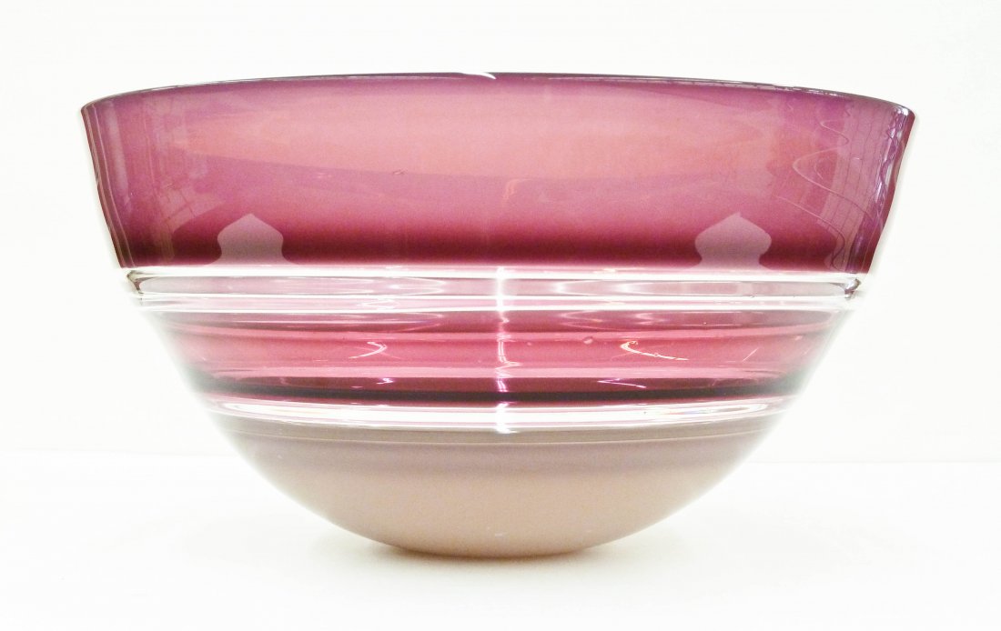 Sonja Blomdahl (b.1952 Washington) Amethyst Incalmo: Sonja Blomdahl (b.1952 Washington) Amethyst Incalmo Large Art Glass Bowl 7.75''x15''. Signed ''Sonja B10684'' on bottom. Excellent condition.