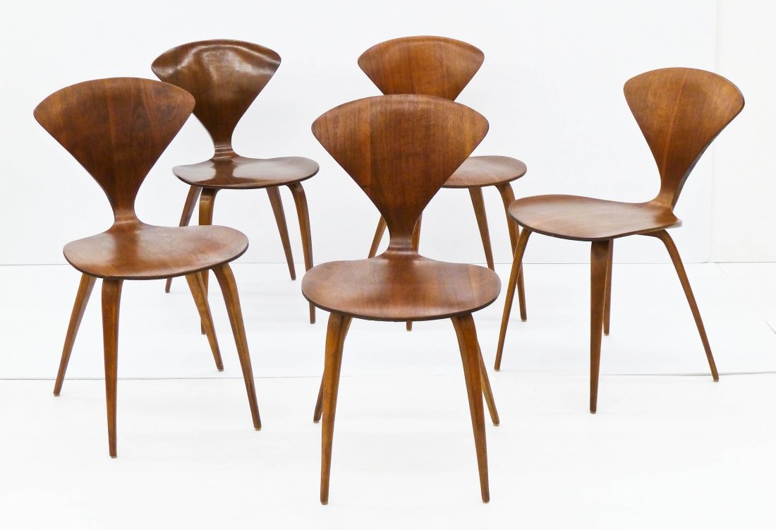 Set Norman Cherner for Plycraft Walnut Side Chairs: Set Norman Cherner for Plycraft Walnut Side Chairs 31.5''x17''x21'' Each. Group of five. Some have slight edge chipping.