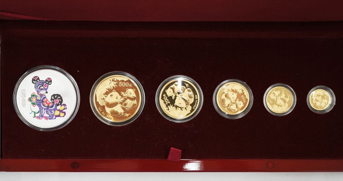 2006 China Panda Gold and Lunar Premium Set. The gold: 2006 China Panda Gold and Lunar Premium Set. The gold coins weights are 1 oz., 1/2 oz., 1/4 oz., 1/10 oz. and 1/20 oz. Total weight 1.85 oz. Limited to 2,000 sets. In fitted box and comes with COA.