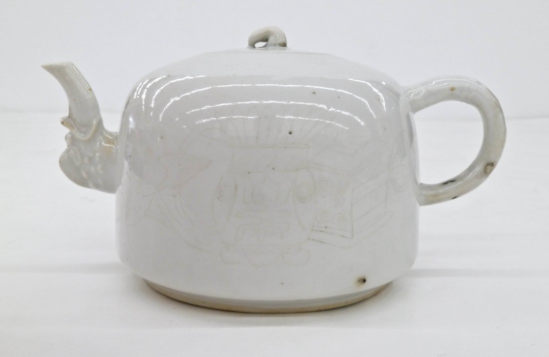 Antique Chinese Dehua Porcelain Teapot 4''x8''. Blanc (1 of 4)